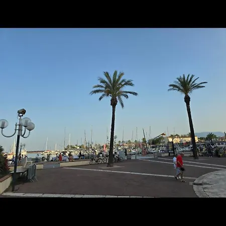 아파트 Port De Serra